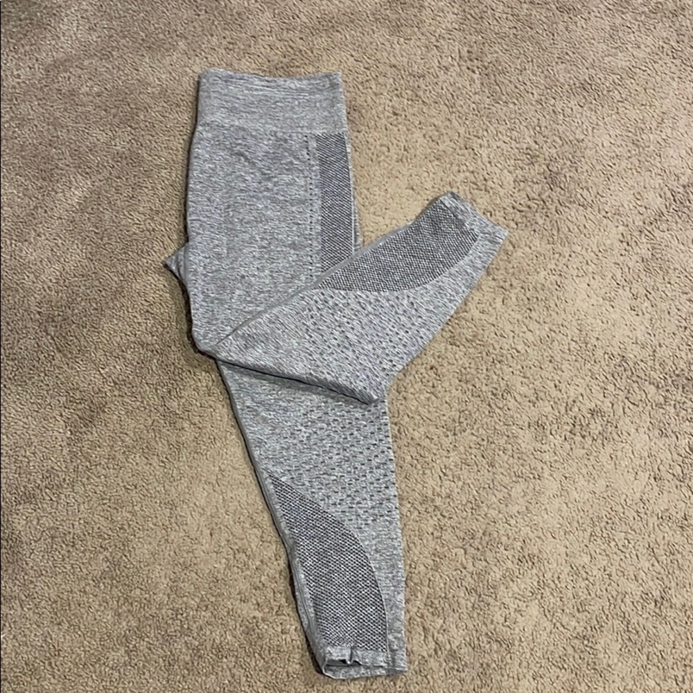 Cropped fabletics leggings